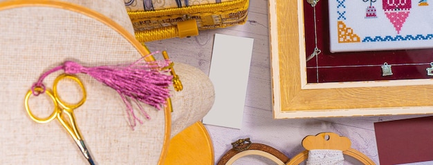 Karty cennika i zestawy do haftu